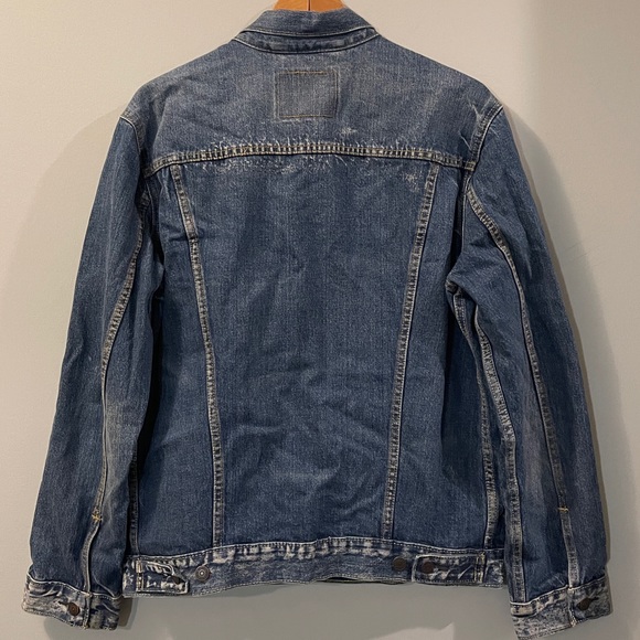 Levi’s Relaxed Fit Trucker Denim Jacket - Picture 6 of 6